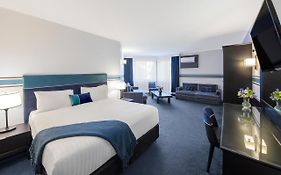 Ramada By Wyndham Diplomat Canberra