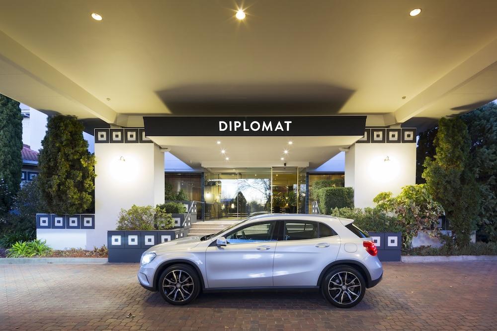 Ramada By Wyndham Diplomat Canberra Extérieur photo