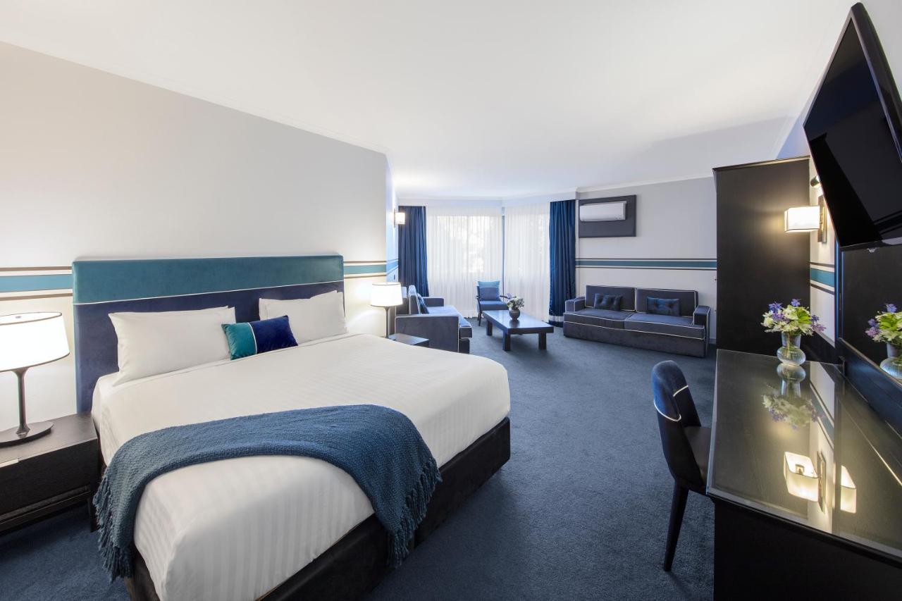 Ramada By Wyndham Diplomat Canberra Extérieur photo