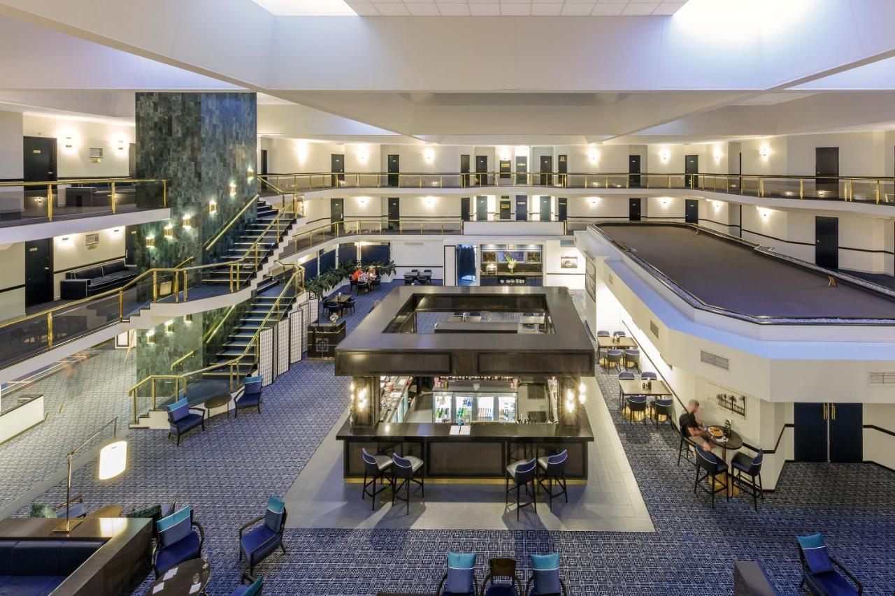 Ramada By Wyndham Diplomat Canberra Extérieur photo
