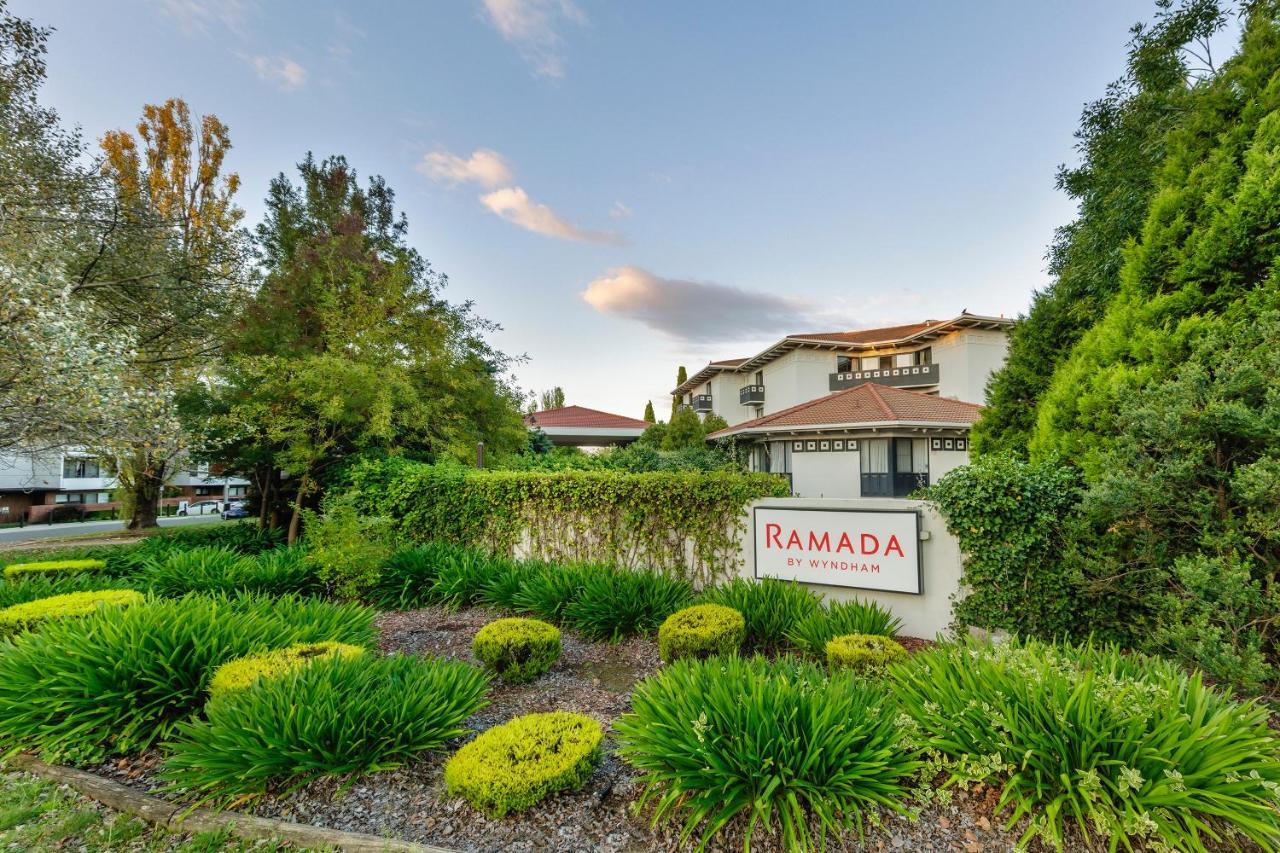 Ramada By Wyndham Diplomat Canberra Extérieur photo