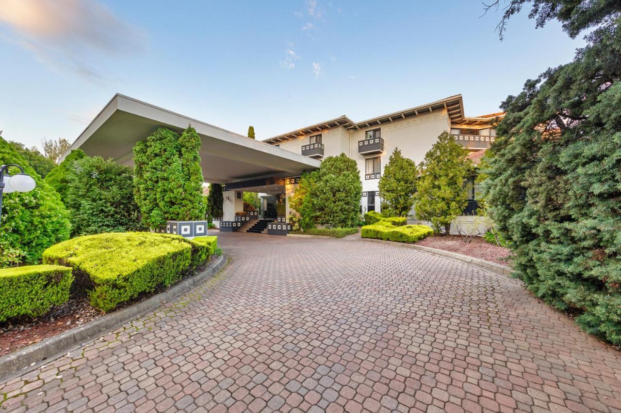 Ramada By Wyndham Diplomat Canberra Extérieur photo