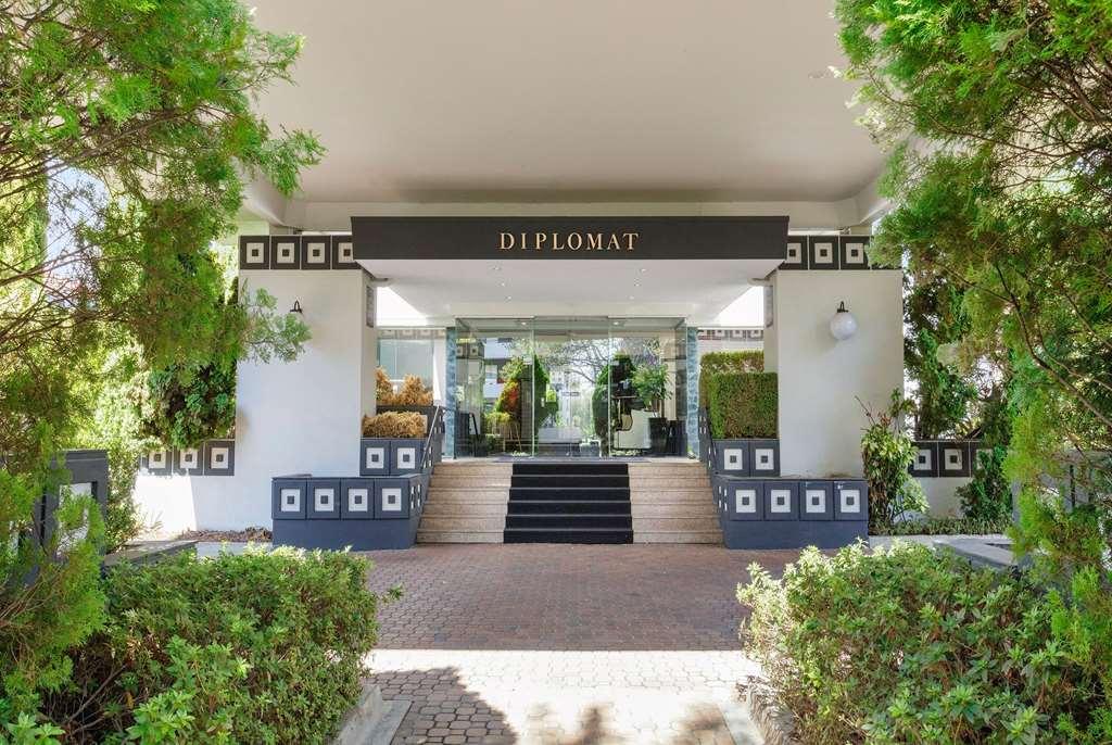 Ramada By Wyndham Diplomat Canberra Extérieur photo