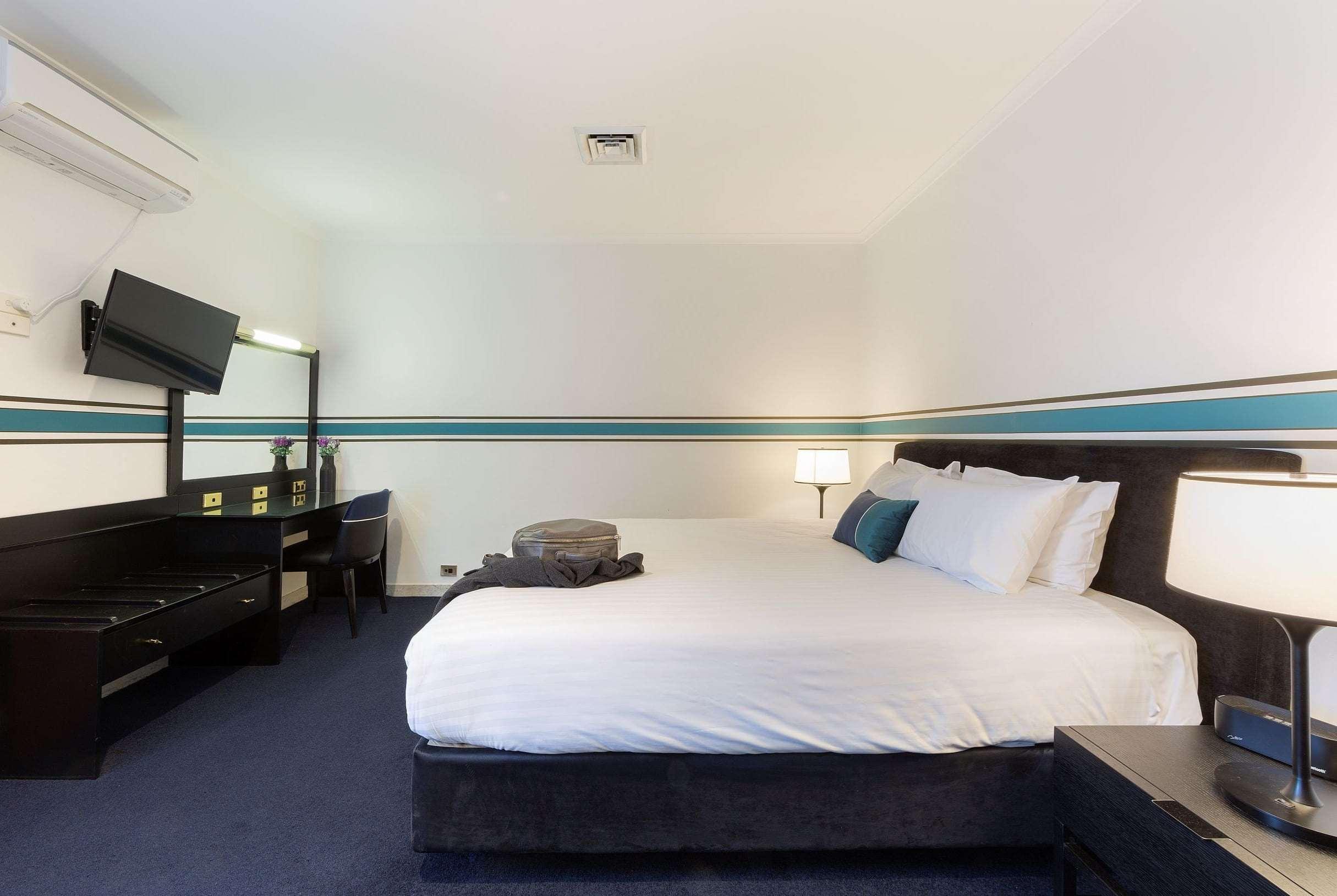 Ramada By Wyndham Diplomat Canberra Extérieur photo